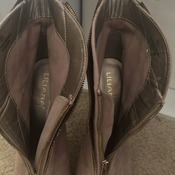 Taupe zipper boot heels - Picture 3 of 6